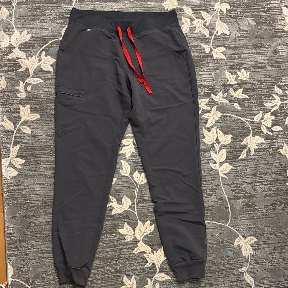 Fig women’s medium tall dark gray joggers